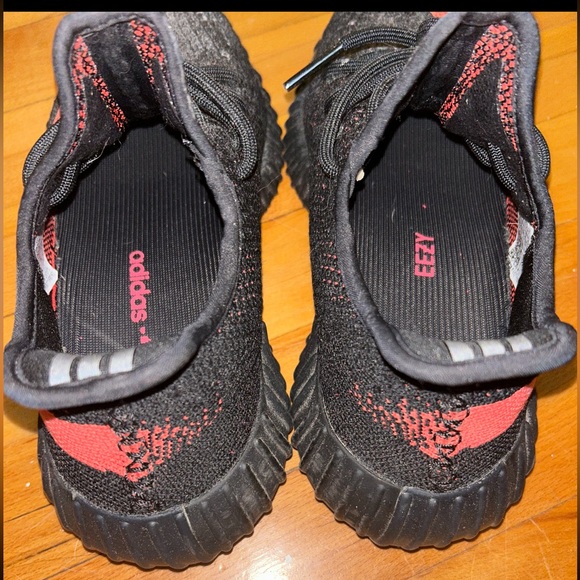 Yeezys, . Size 5 1/2 barley worn also comes in box they originally came in . - Picture 2 of 3